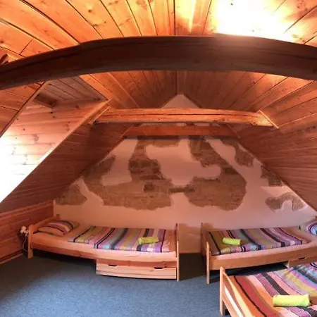 Květná Farma Casa de hóspedes *